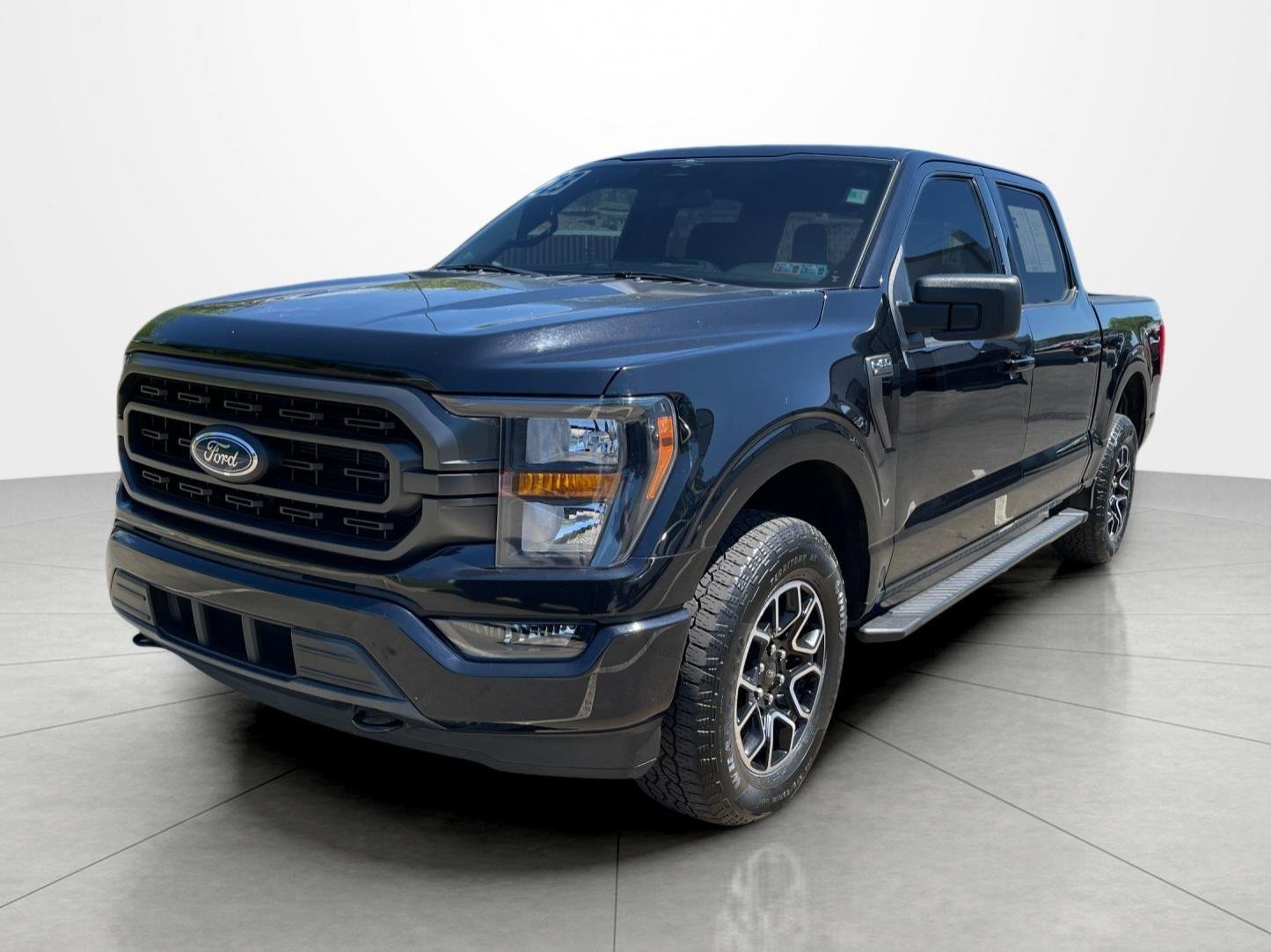 Used 2023 Agate Black Ford XLT image 1