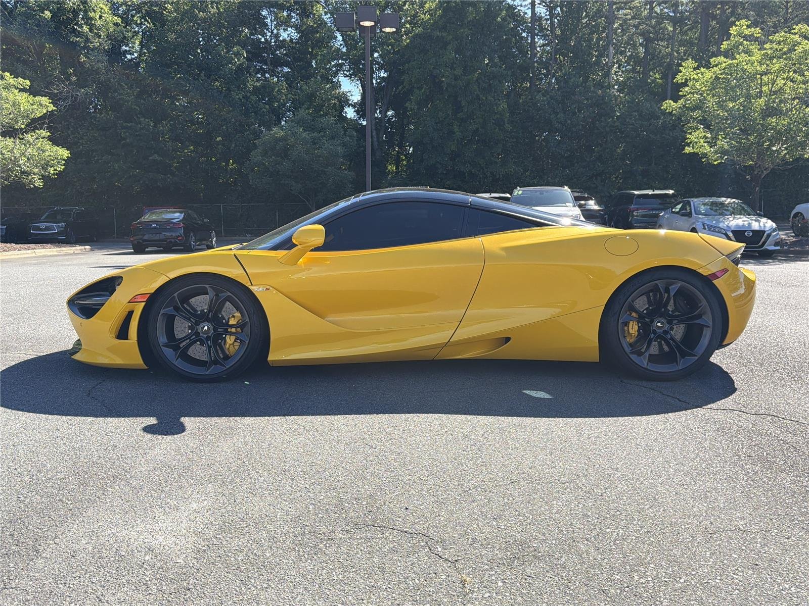 Used 2019 Volcano Yellow McLaren Performance image 12