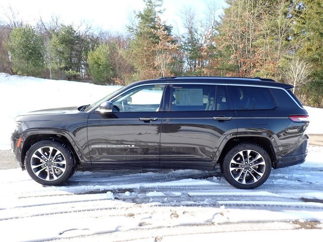 Used 2023 Gray Jeep Overland image 2