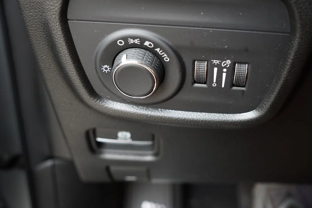 Certified Used 2023 Silver Jeep Altitude image 26