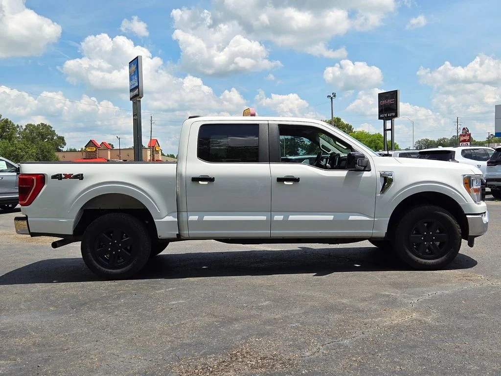 Used 2022 White Ford XLT image 7