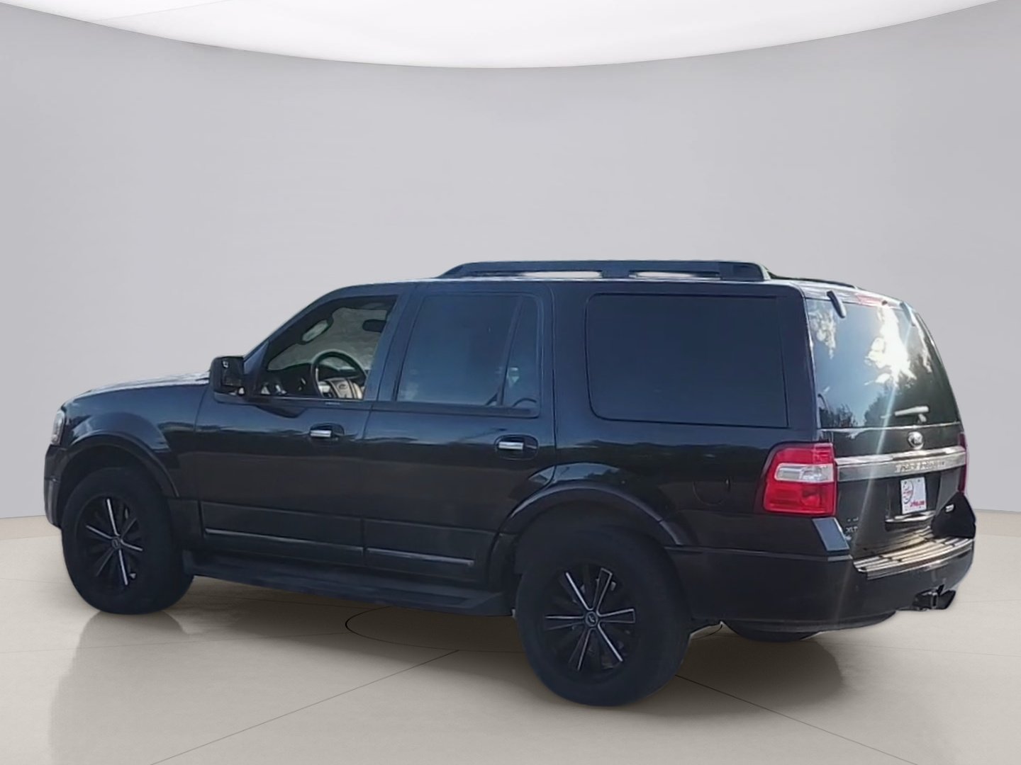 Used 2017 Black Ford XLT image 3