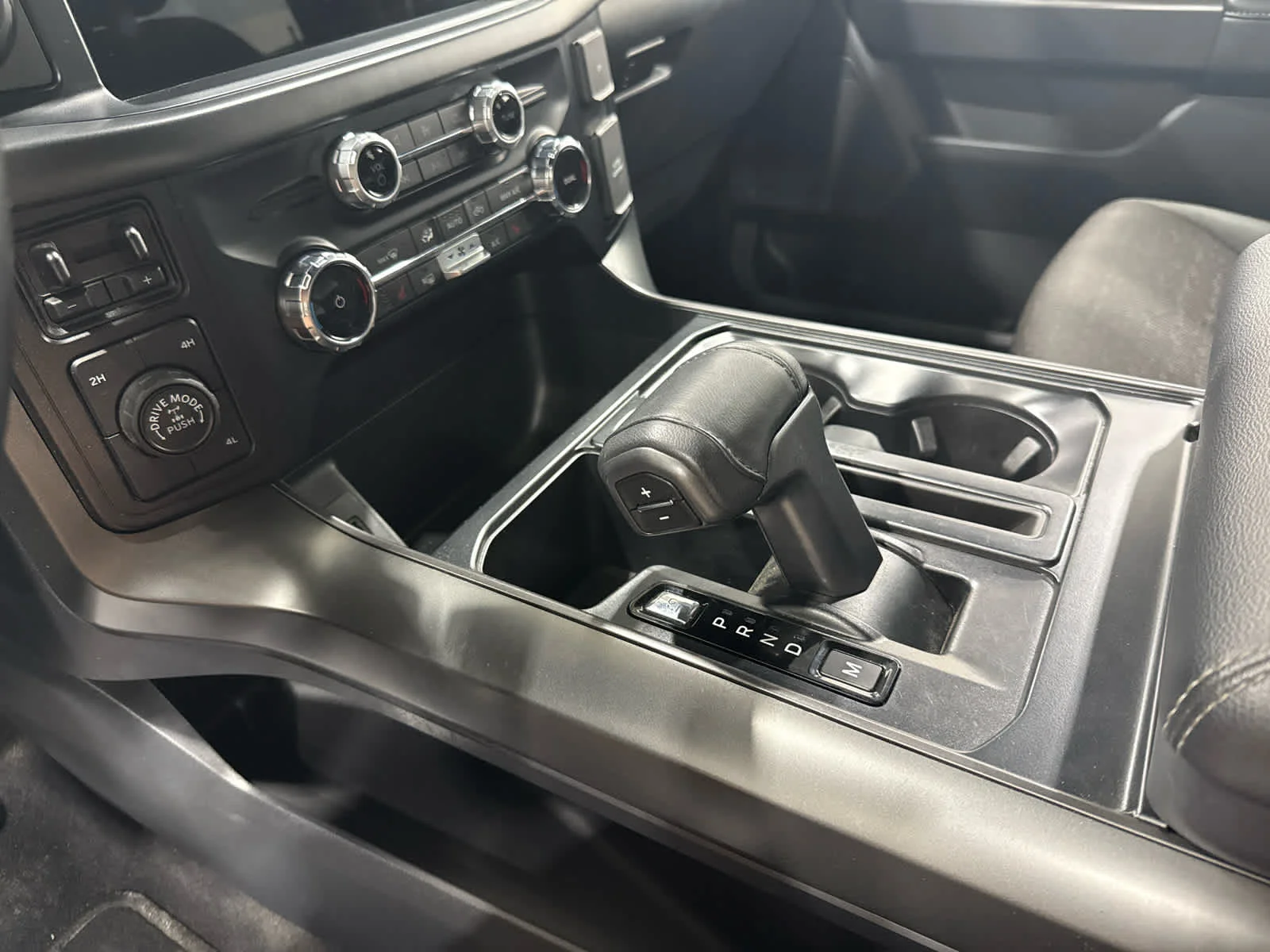Used 2024 Silver Ford XLT image 18