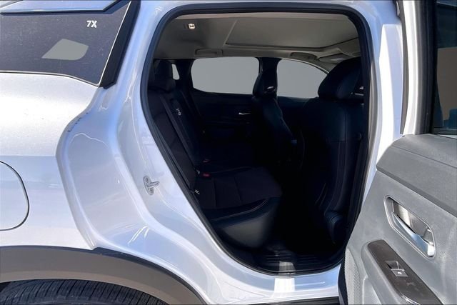 2026 Nissan KICKS SR - Photo 10