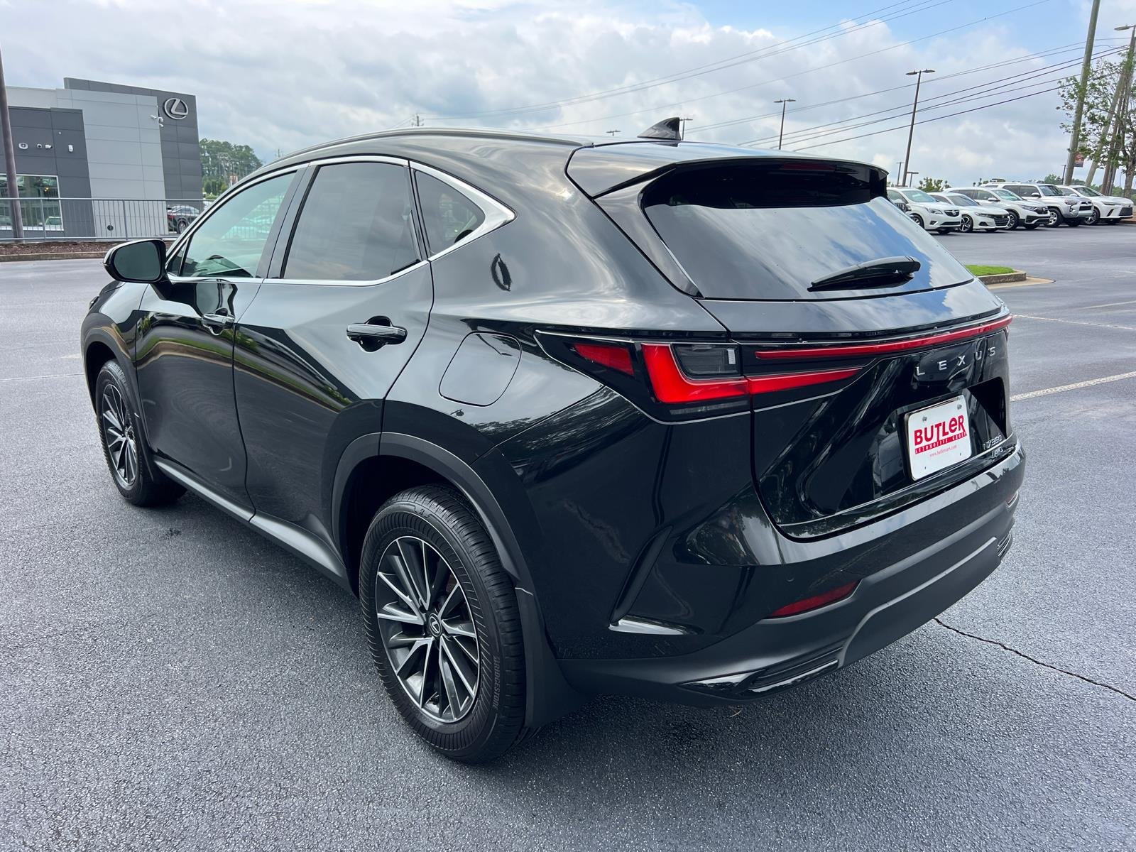 Certified Used 2024 GRAPHITE BLACK GF. Lexus 350 Premium image 7