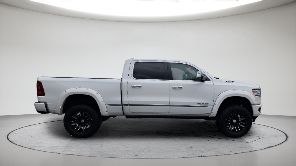 Used 2020 Off-white Ram Limited image 18