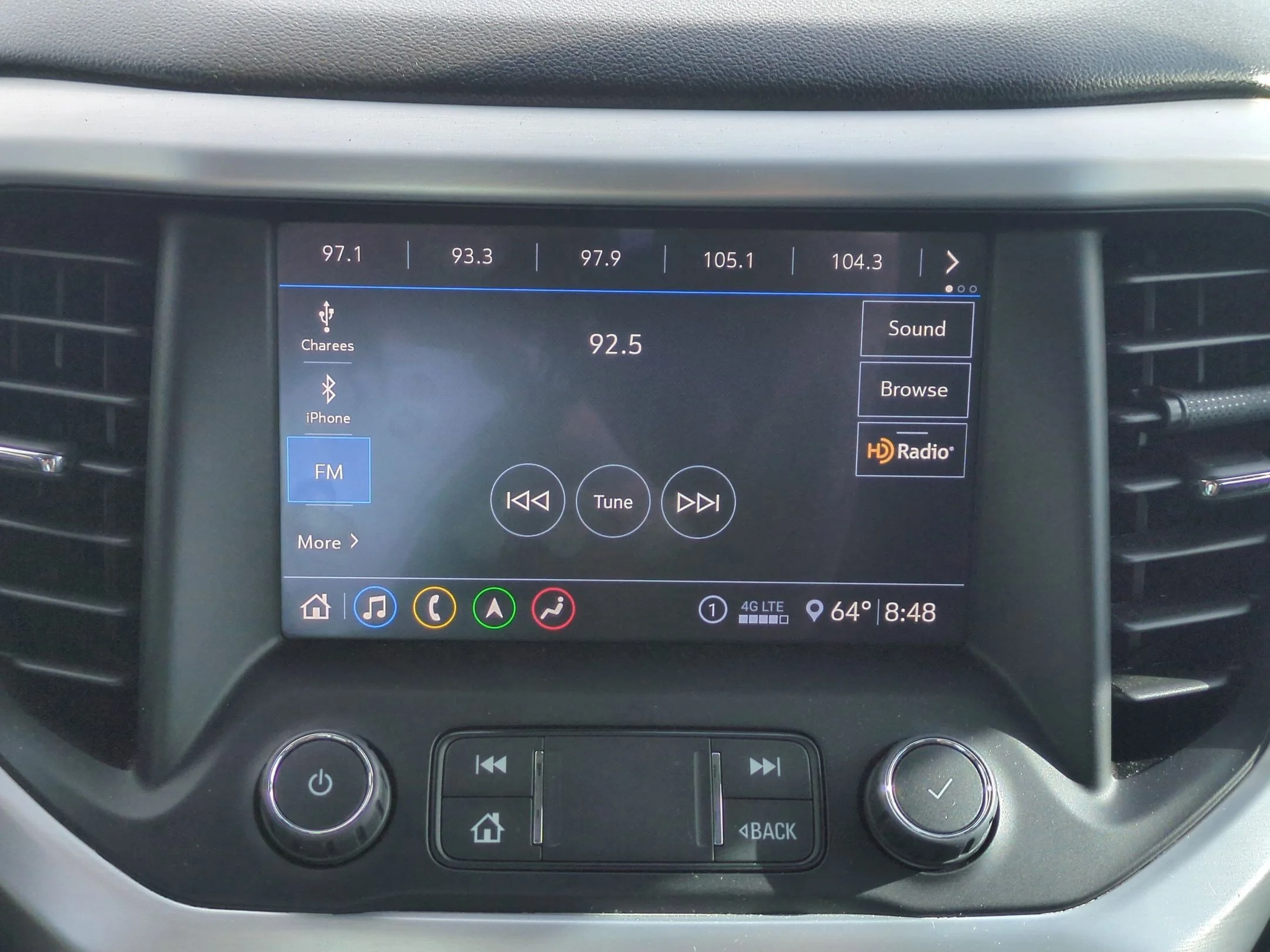 Used 2020 Carbon Black Metallic GMC SLT image 18