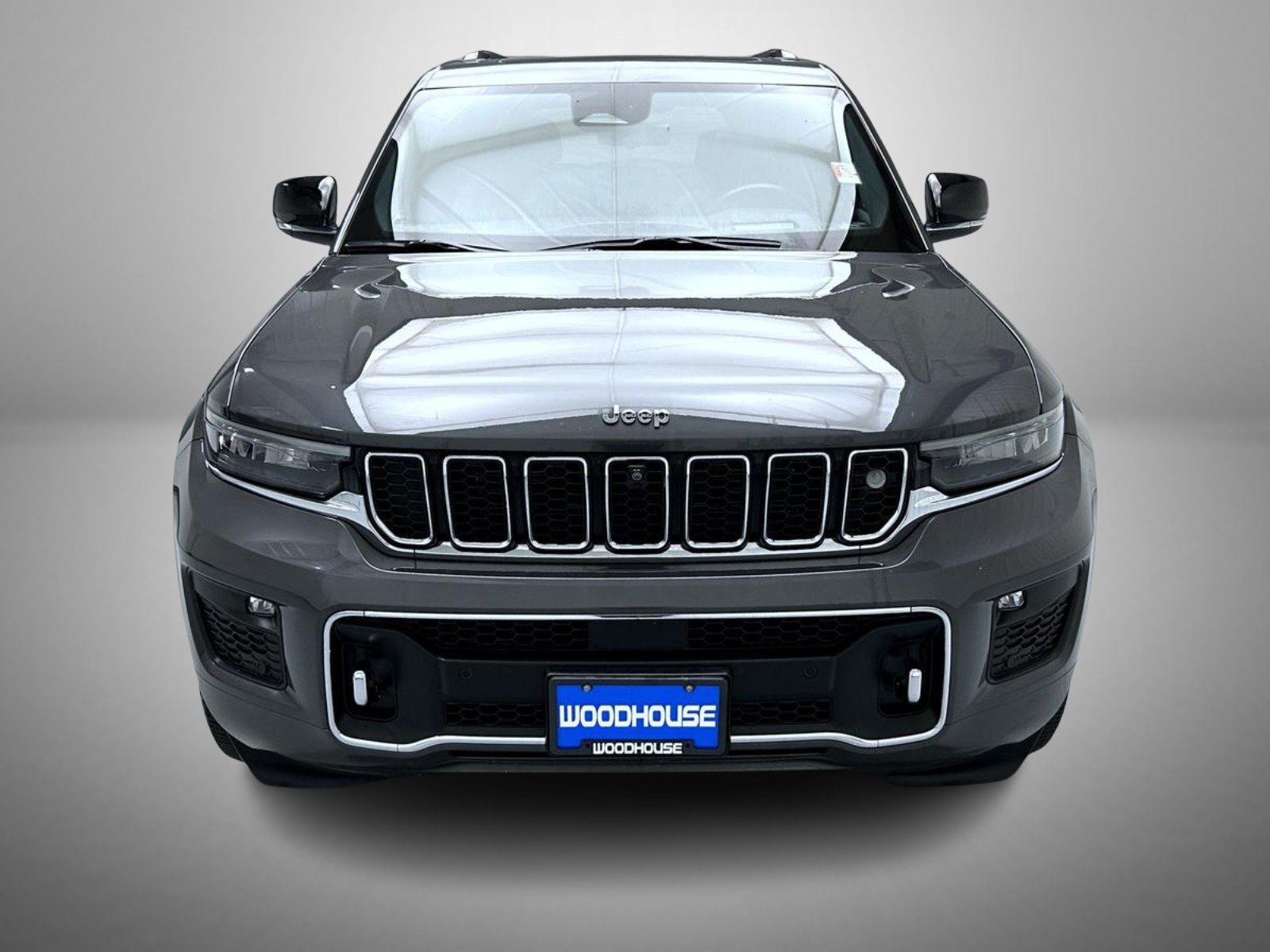 Used 2023 Gray Jeep Overland image 2