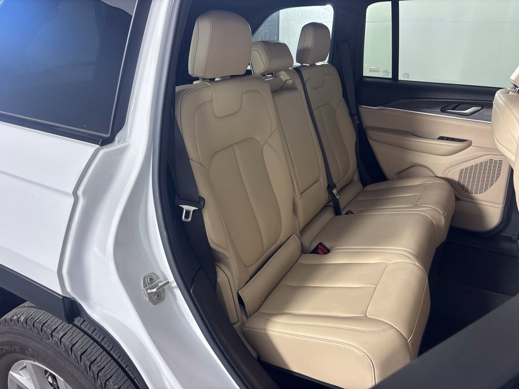 Used 2024 White Jeep Limited image 19