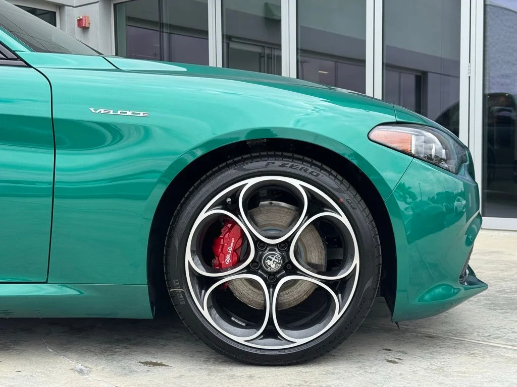 New 2026 Verde Fangio Metallic Alfa Romeo Base image 8