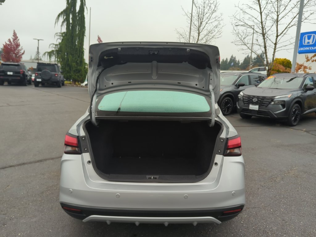 Used 2025 Silver Nissan 1.6 SV image 21