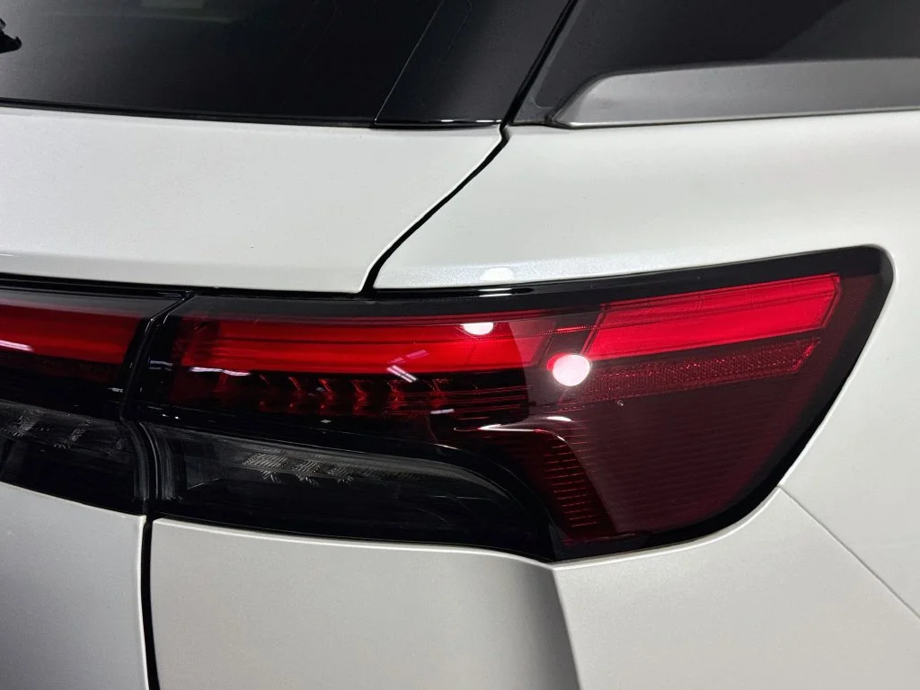 Certified Used 2024 White INFINITI LUXE image 37
