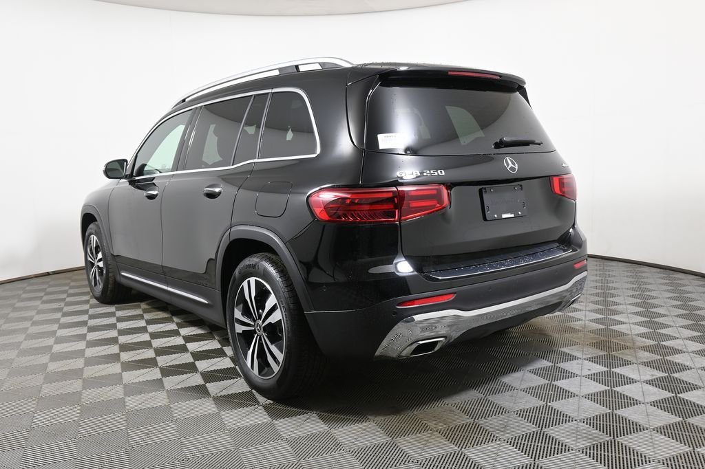 Used 2026 Night Black Mercedes-Benz GLB 250 image 5