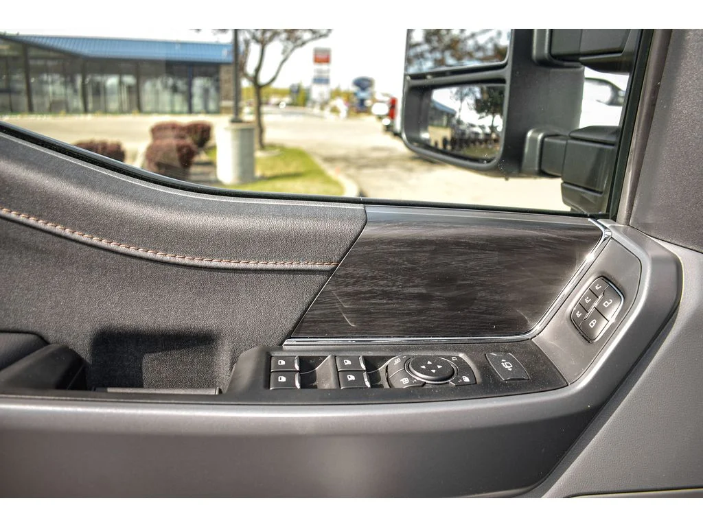 2025 Ford F-150 Lariat - Photo 15