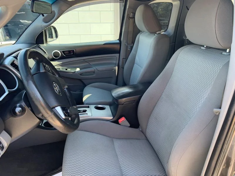 Used 2015 Gray Toyota Pickup 4D 6 ft image 17