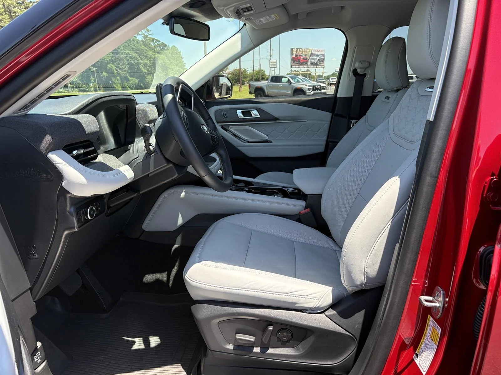 Used 2025 Red Ford Platinum image 18