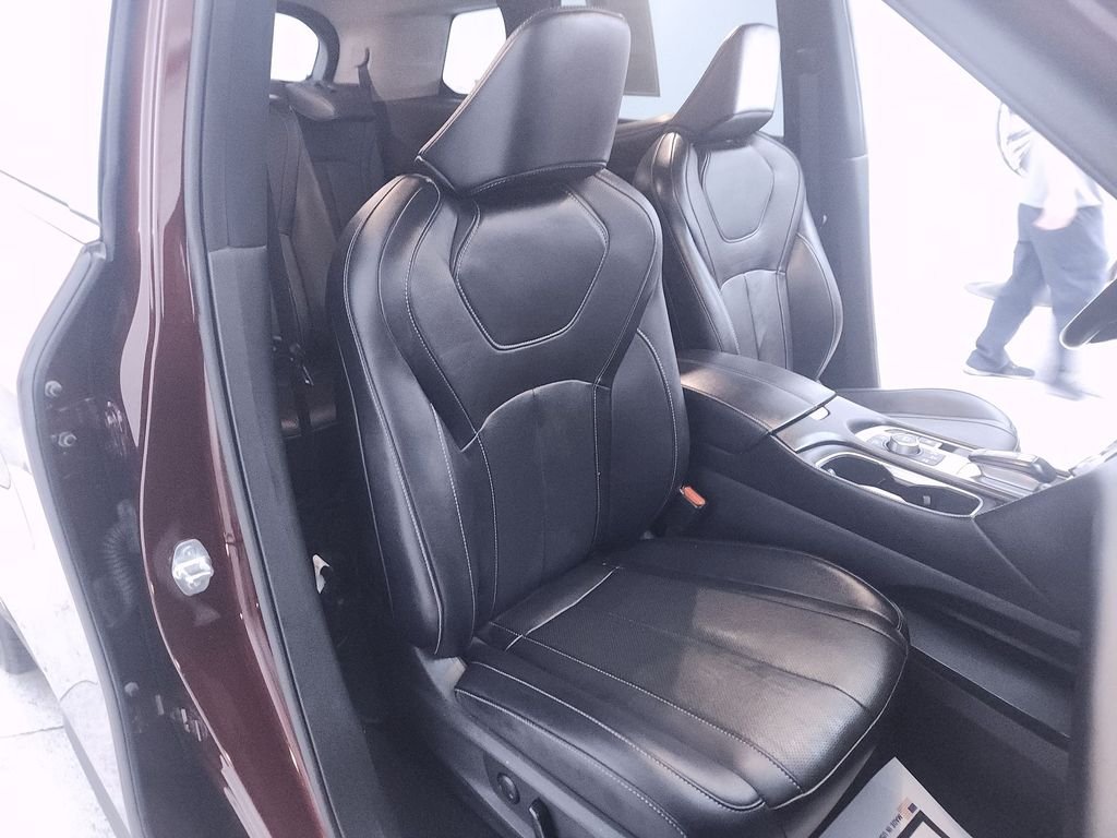 Used 2024 Red INFINITI LUXE image 26