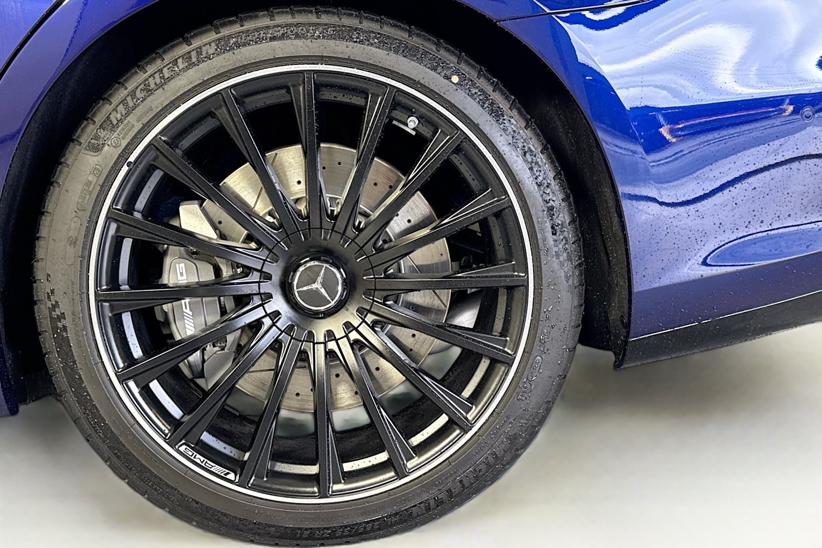 New 2026 MANUFAKTUR Signature Mystic Blue Metallic Mercedes-Benz AMG® S 63 E image 28