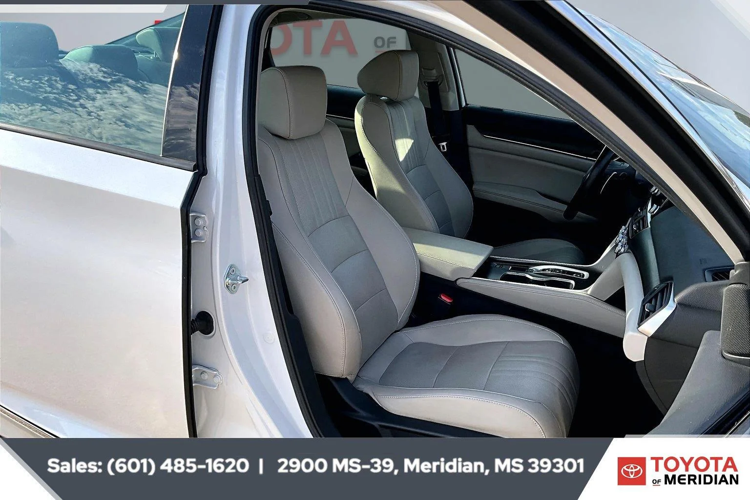 Used 2021 Platinum White Pearl Honda Touring image 6