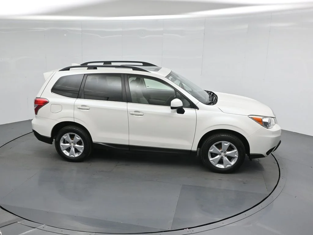 Used 2016 White Subaru 2.5i Limited image 48