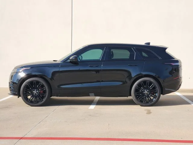 Certified Used 2025 Black Land Rover Dynamic SE image 4