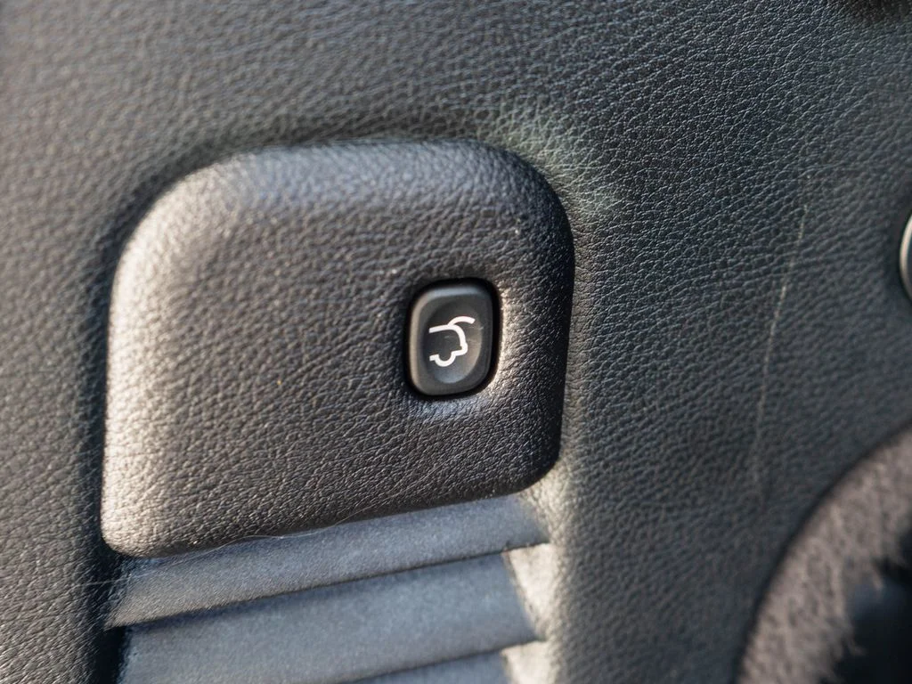 Used 2015 Black Jeep Altitude image 35