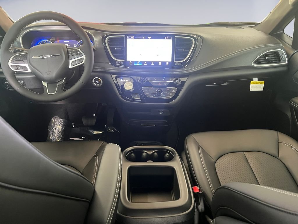 2026 Chrysler Pacifica Select - Photo 12