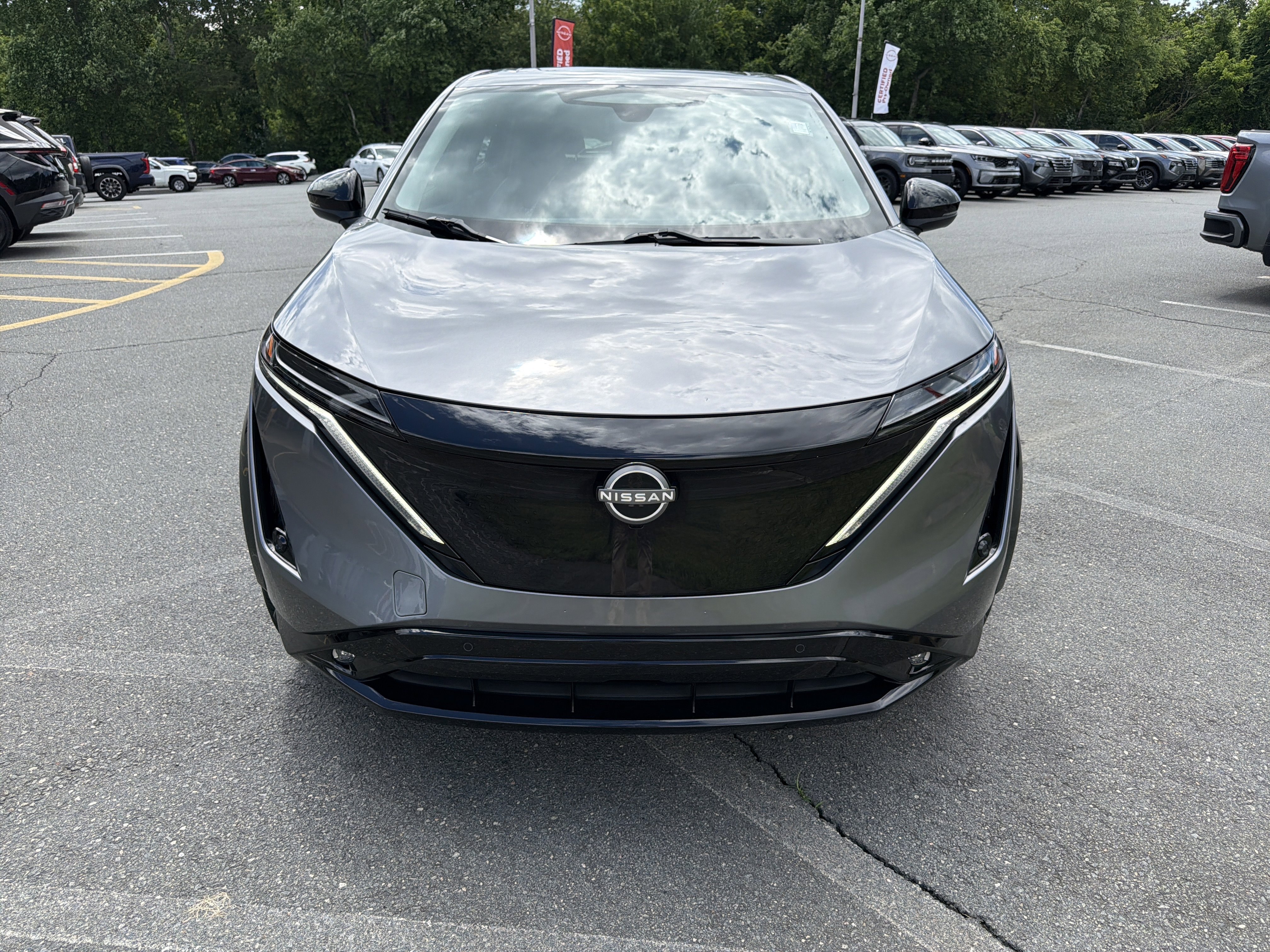 Used 2023  Nissan  image 8