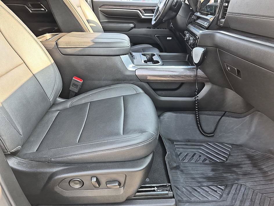 Used 2024 Summit White Chevrolet LTZ image 36