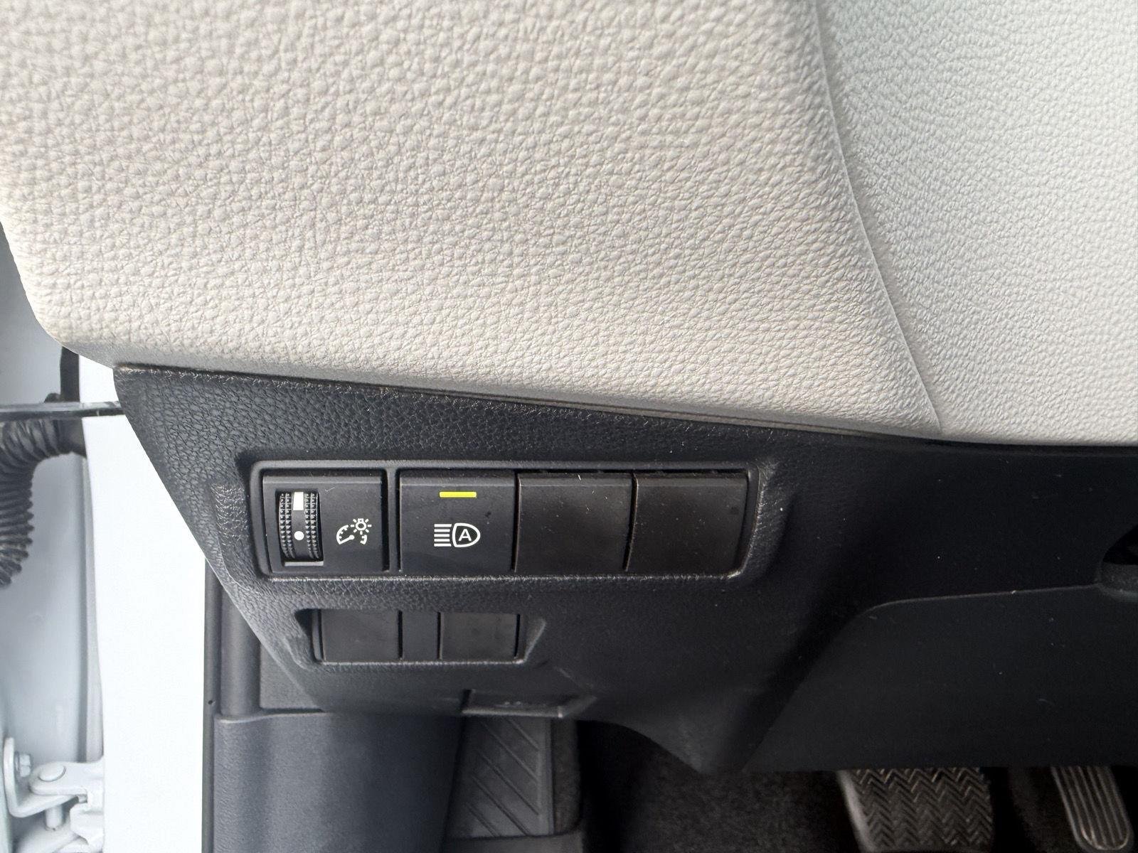 Used 2023 Wind Chill Pearl Toyota LE image 20