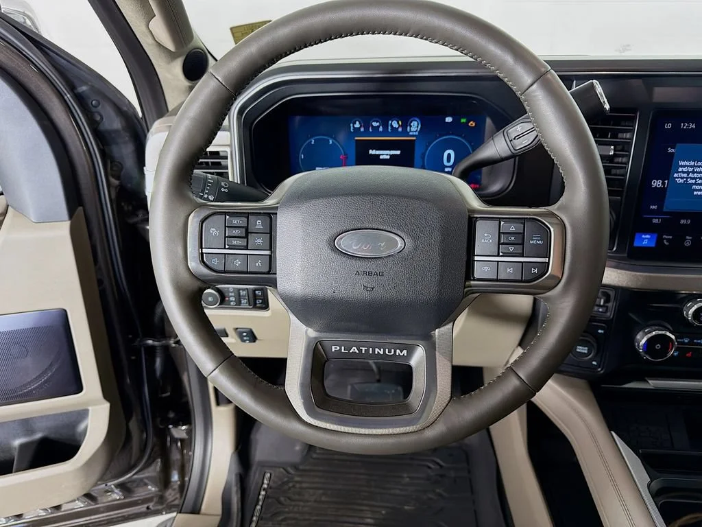 Used 2025  Ford XL image 13