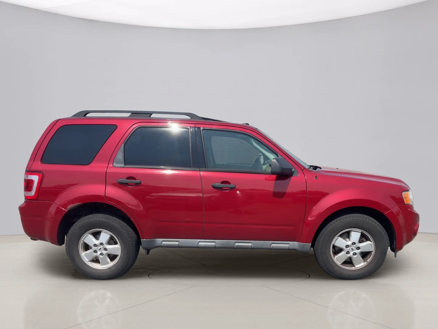 Used 2010 Red Ford XLT image 4