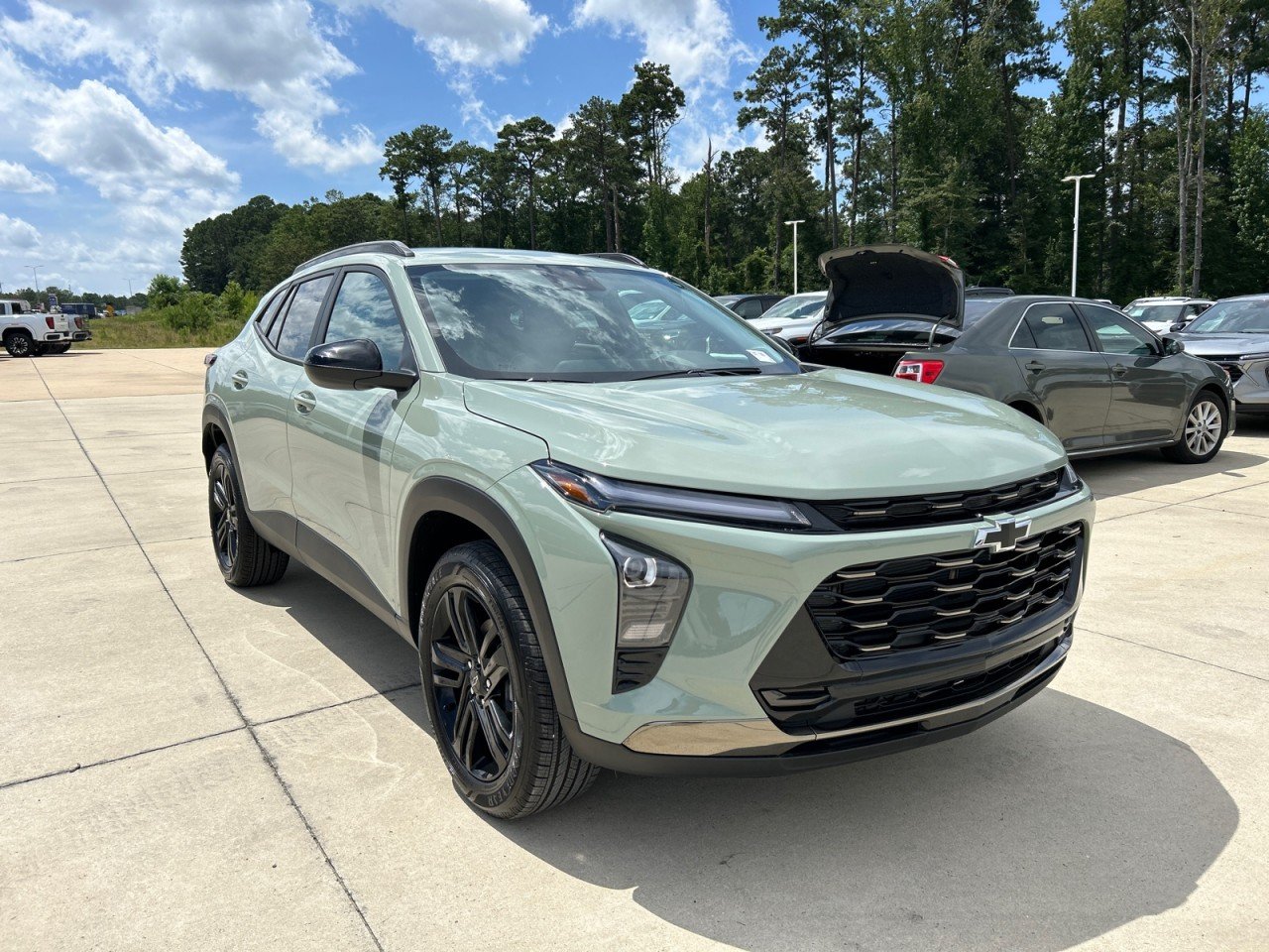 New 2026 Cacti Green Chevrolet ACTIV image 2