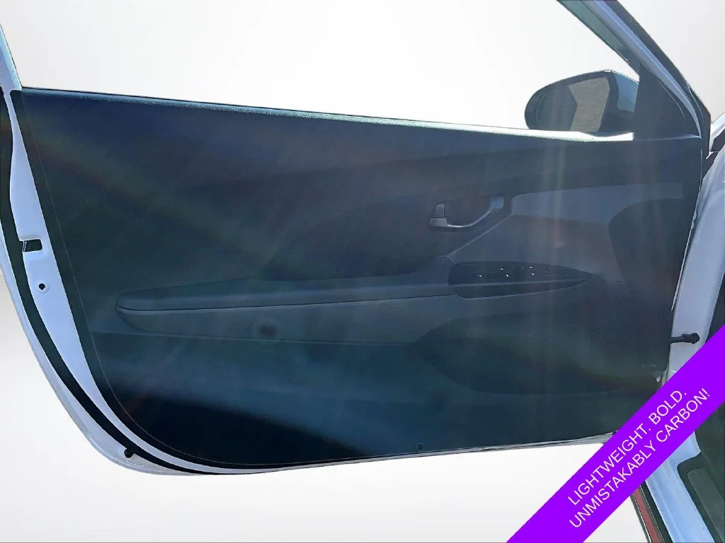 Used 2022 White Hyundai Base image 21