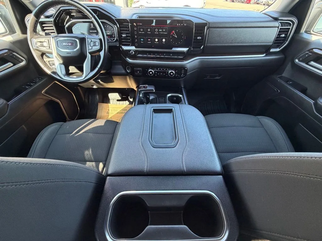 Used 2022 Gray GMC Elevation image 10