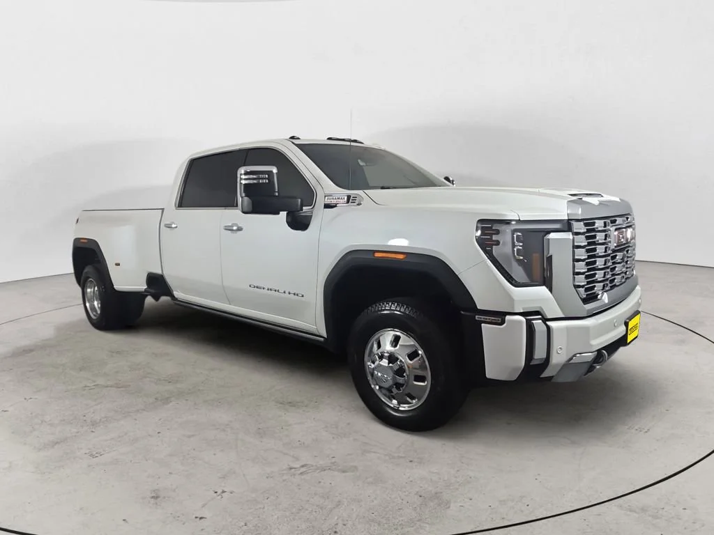 Used 2024 White Frost Tricoat GMC Denali DRW image 7