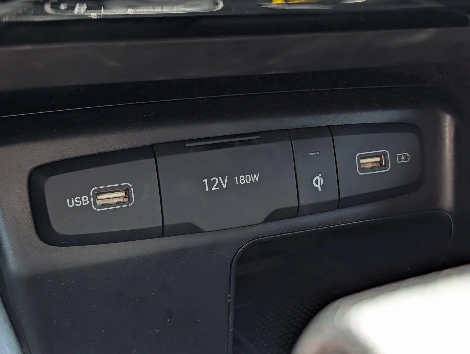 Used 2024 White Pearl Hyundai SEL image 19