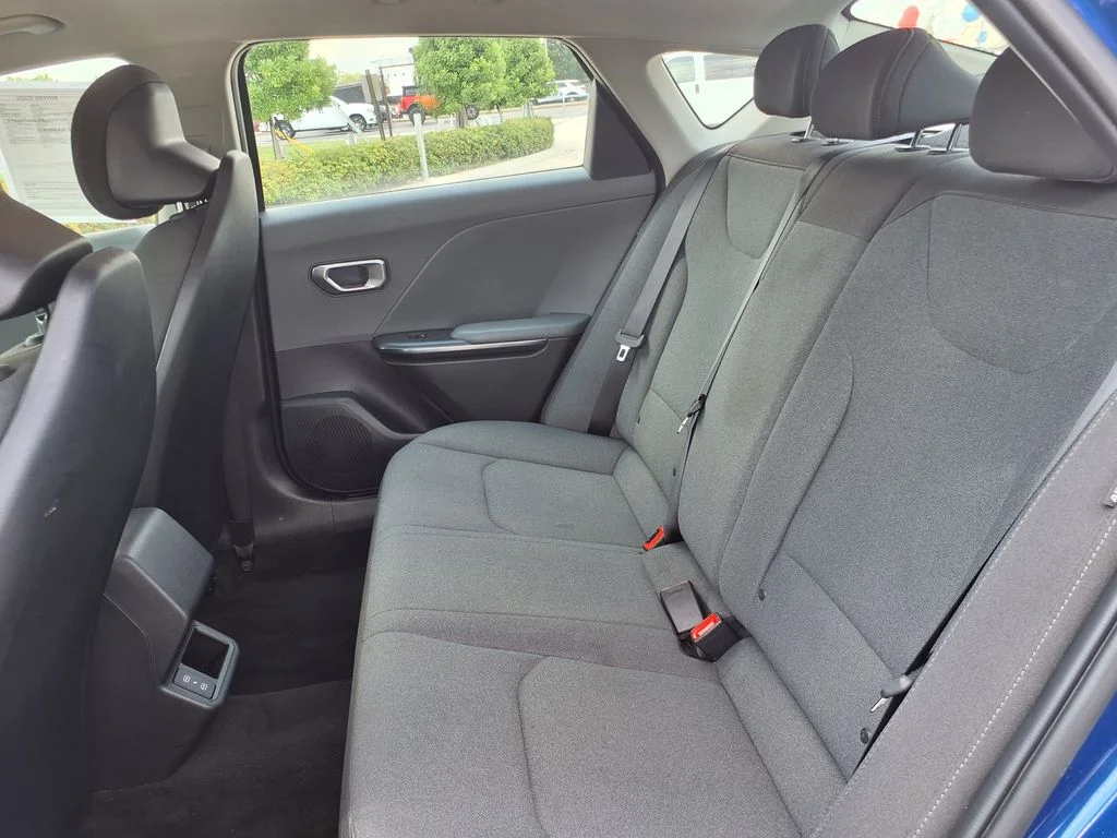 Used 2025 Blue Kia LXS image 17