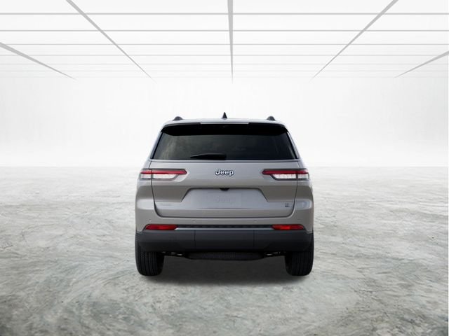 New 2026 Silver Zynith Exterior Paint Jeep  image 8