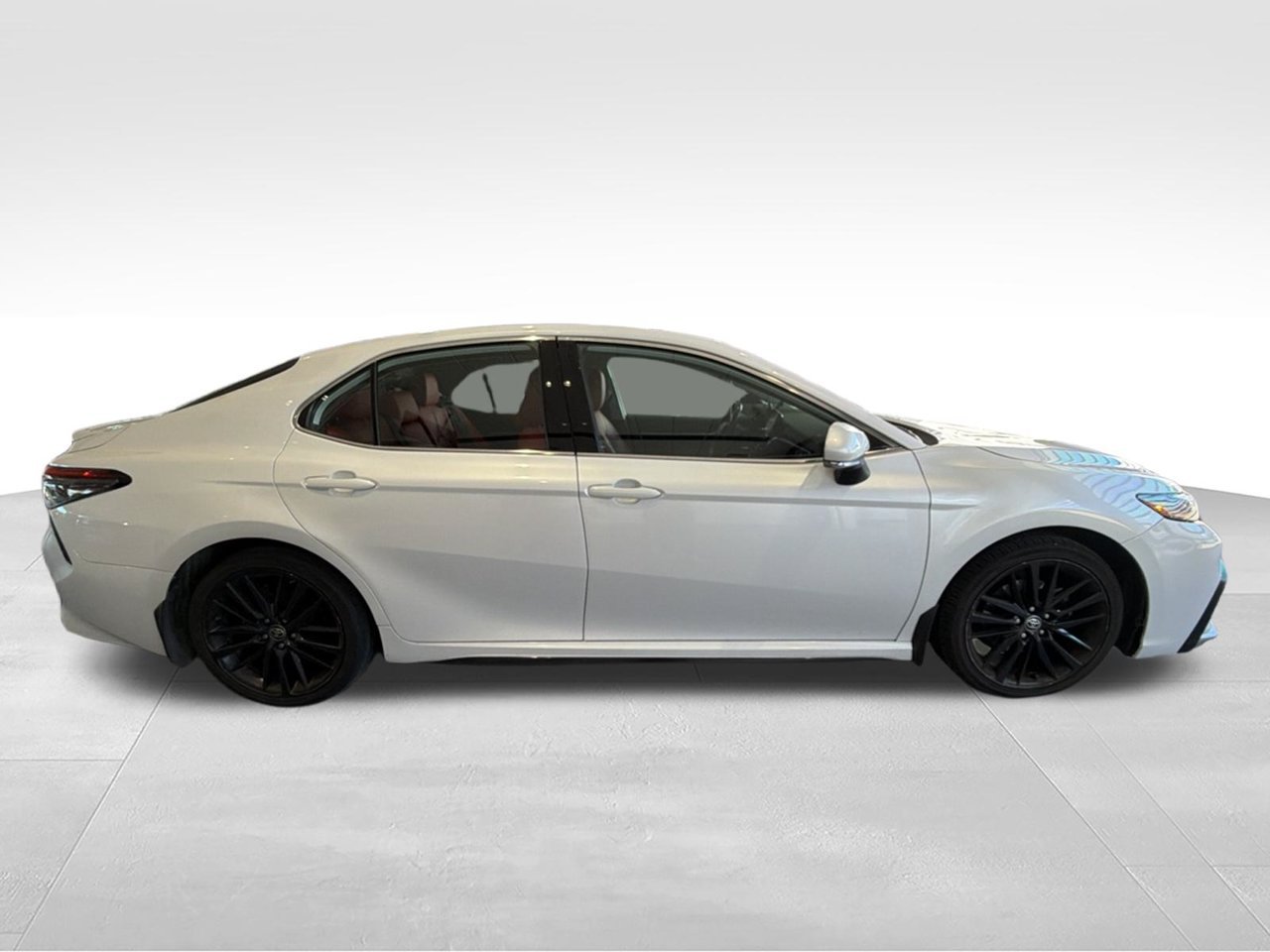 Used 2024 Off-white Toyota XSE image 3