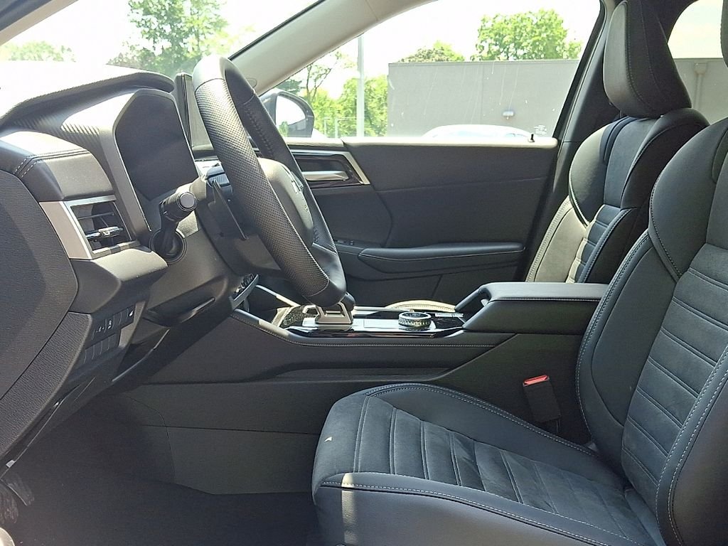 2026 Mitsubishi Outlander SE - Photo 9