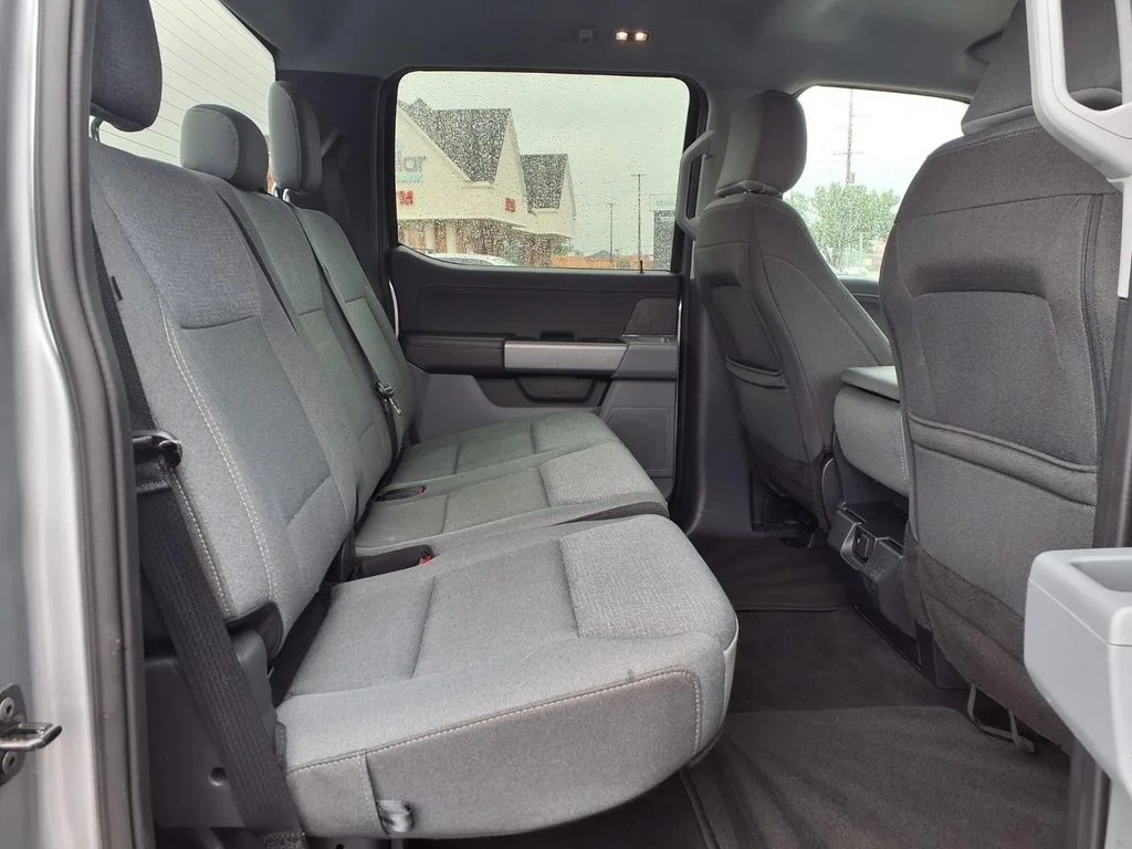 Used 2025 Silver Ford XLT image 7