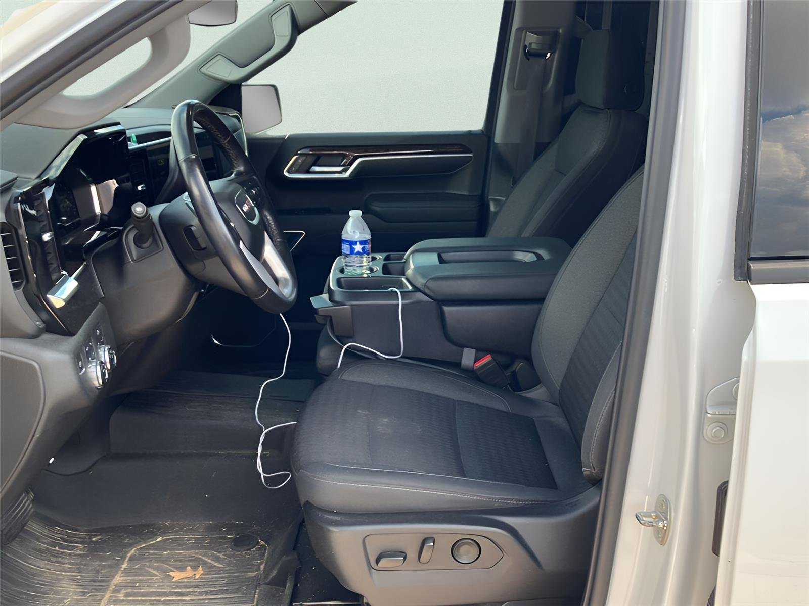 Used 2022 Summit White GMC Elevation image 2