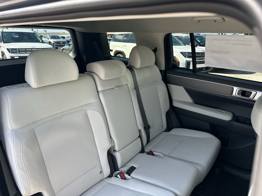 New 2027 Hampton Gray Hyundai SE image 29