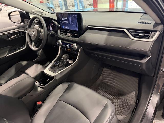 Certified Used 2024 MAGNETIC GRAY MET. Toyota  image 38