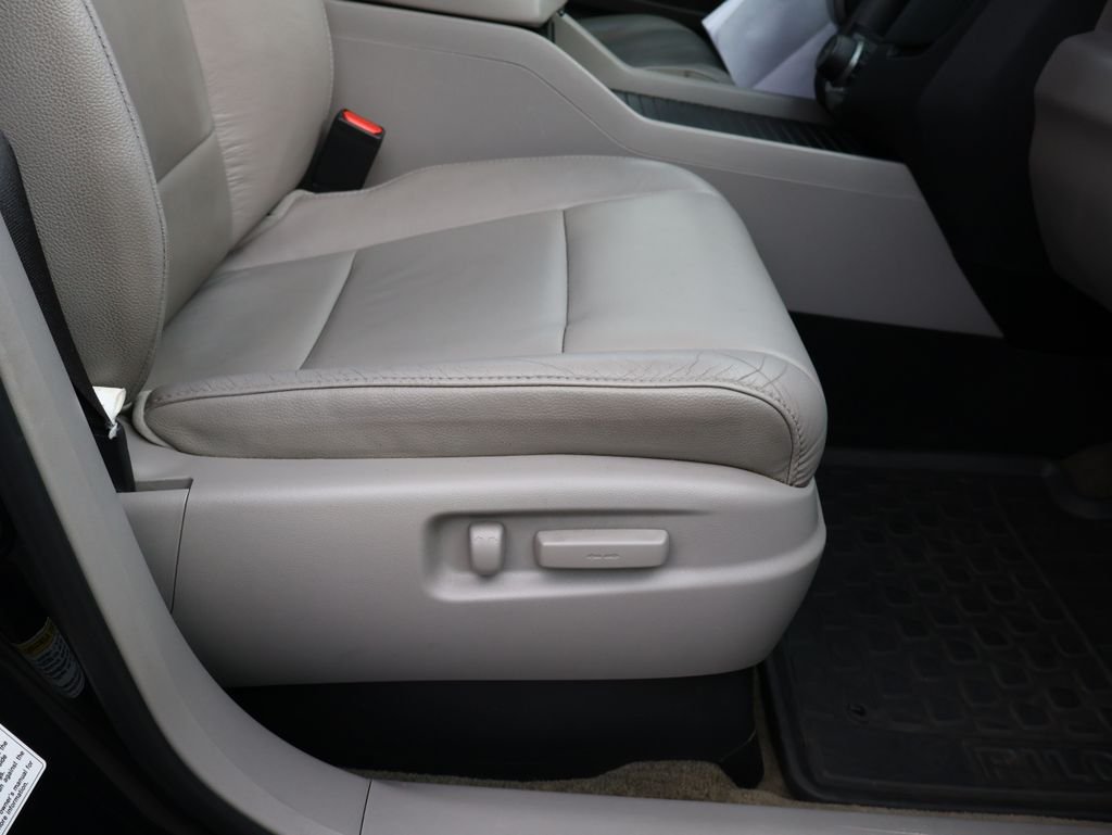 Used 2015 Black Honda EX-L image 10