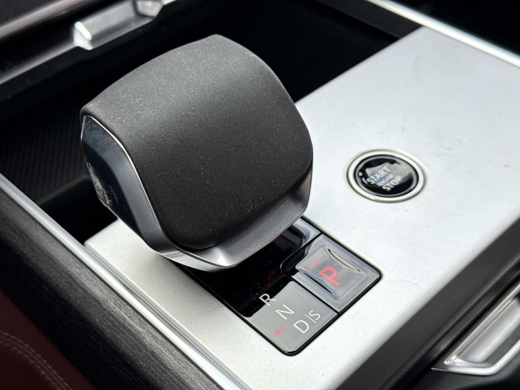 2026 Land Rover Range Rover SE - Photo 5