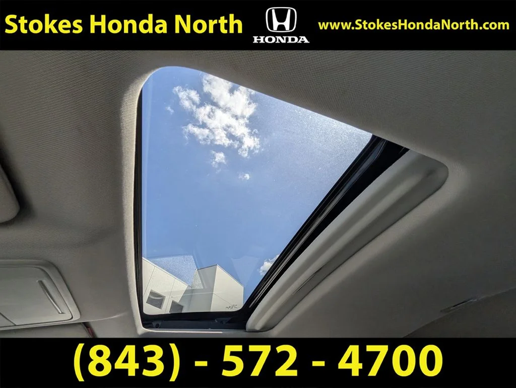 Used 2023 White Honda EX image 24