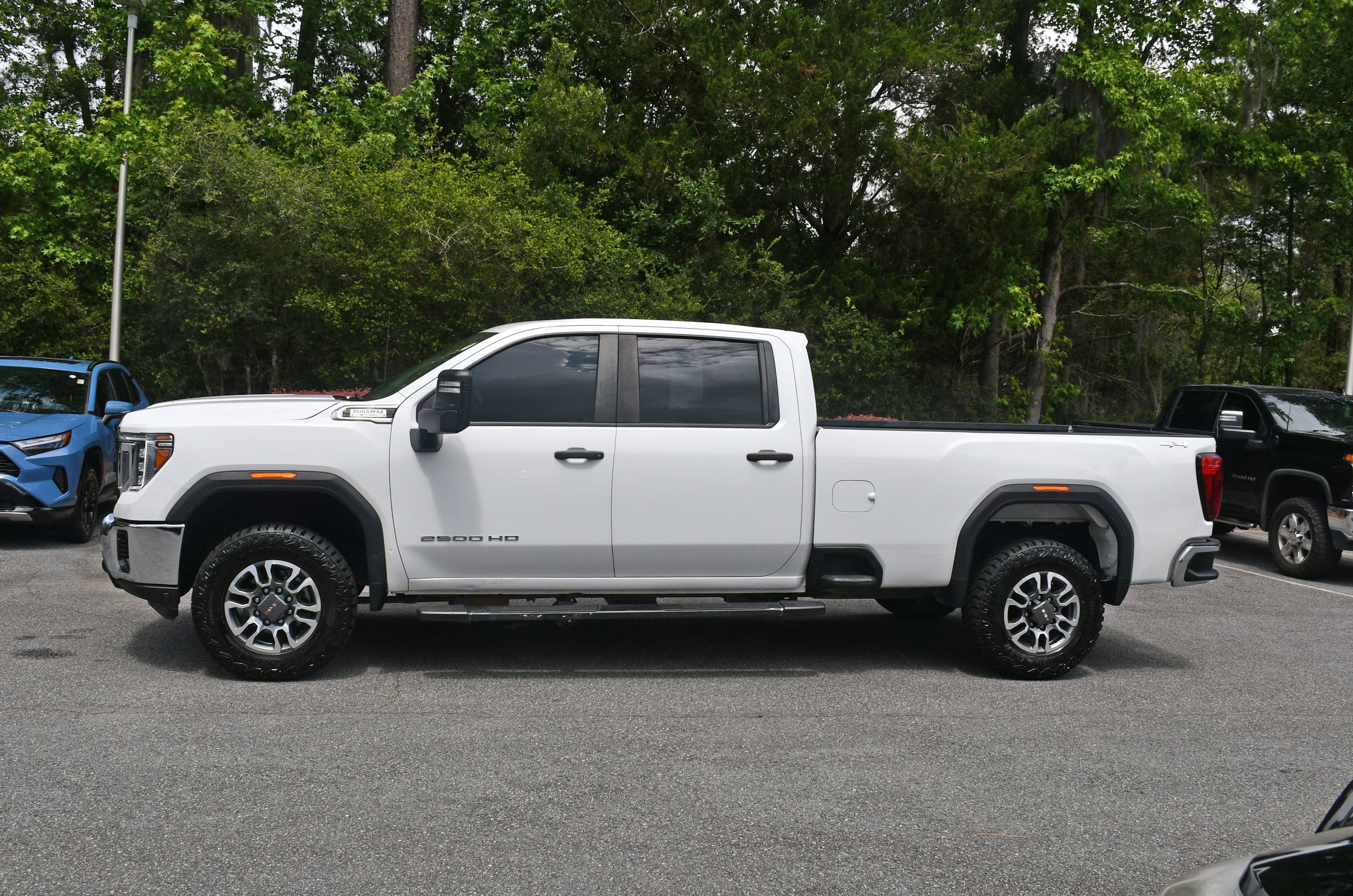 Used 2022 White GMC Pro image 1