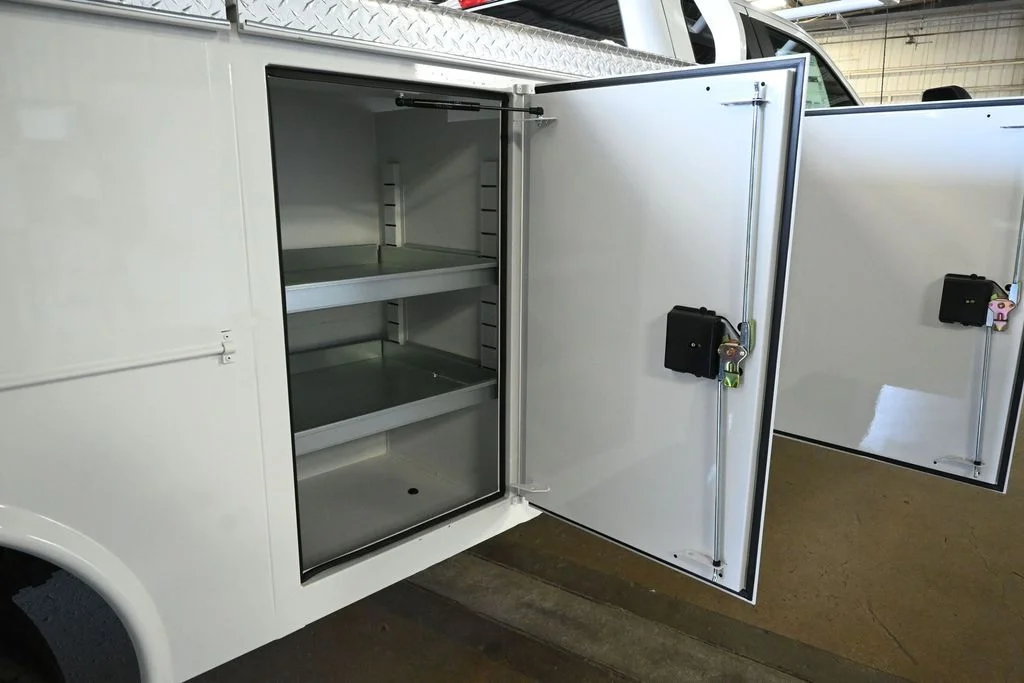 2025 Ford F-450 Super Duty Chassis Cab XL - Photo 32